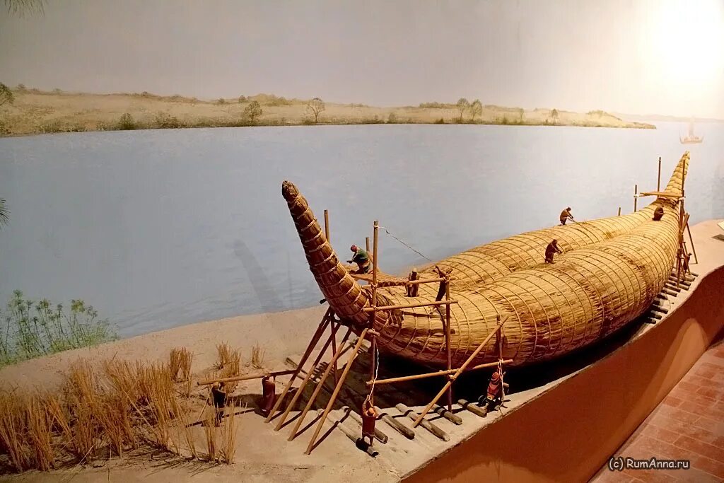 папирусные лодки древнего египта. тростниковые лодки древних египтян. лодка из папируса. лодка из папируса. египетские папирусные корабли.