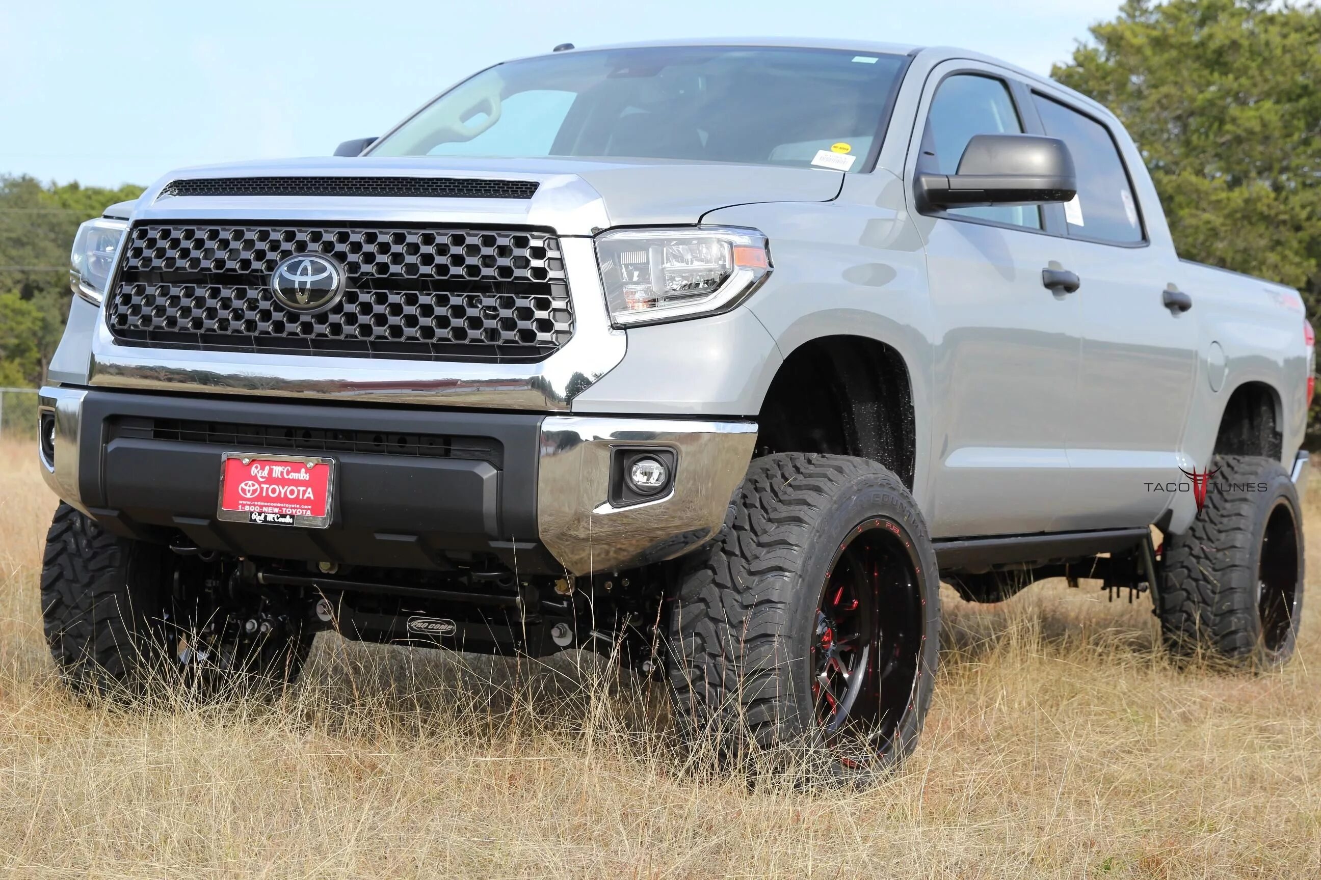 Апгрейд Тойота тундра. Toyota Tacoma Accessories 2018. Toyota Tundra 4wd TRD Offroad белый. TRD Tundra 2016 4*4.