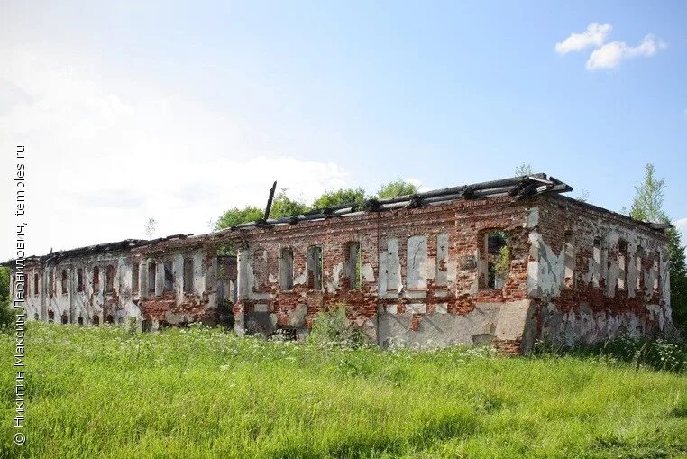 Семигородняя Вологодская область. Семигороднее Харовский район Вологодской области. Поселок Возрождение Харовский район. Катромское озеро Харовский район.