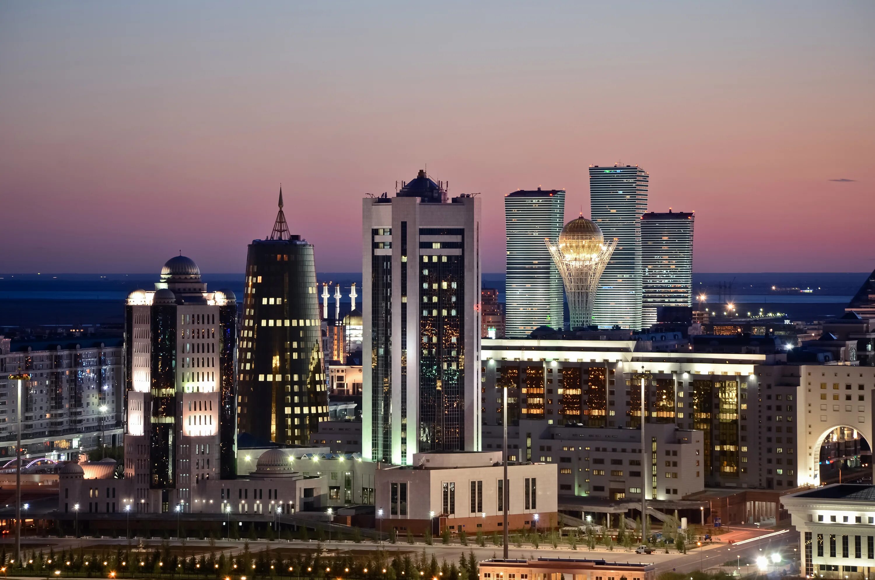 Астана, Astana. Нурсултан столица Казахстана. Нурсултан Алма Ата. Сталинская высотка в Астане. Астана свет