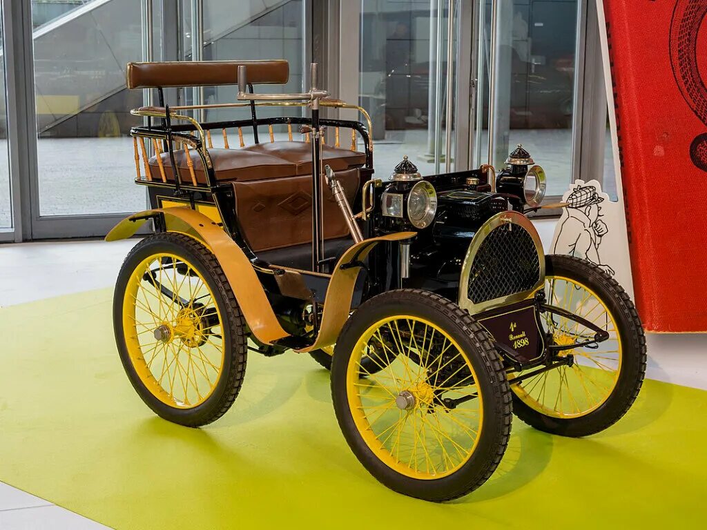 Автомобили 1 час. Renault voiturette 1cv. Renault voiturette Type a 1899. Первый автомобиль Рено 1898. Первый автомобиль Renault, Renault voiturette 1cv,.