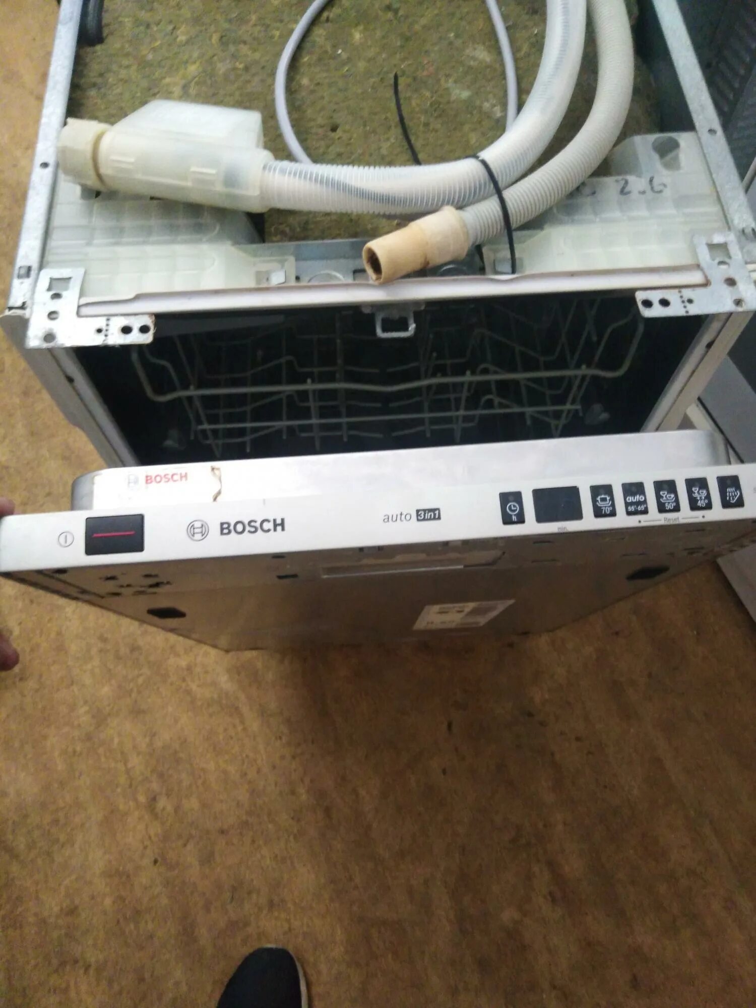 Ariston LSI 48a. Кайзер посудомоечная машина 45 см. Посудомоечная машина Bosch SRU 4305. Отсеки бака посудомоечной машины бош. Посудомойка бош мигает