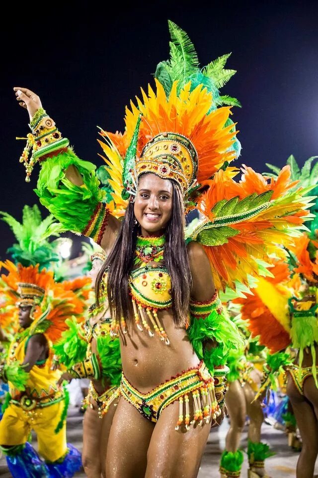 Карнавал в Рио-де-Жанейро. Карнавал Рио бразильянки. Карнавал Рио (Rio Carnival). Бразильский карнавал в Рио-де-Жанейро костюмы.