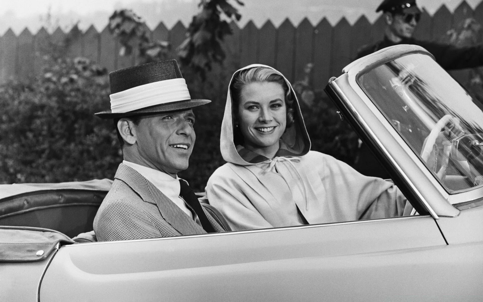 Грейс авто. Фрэнк Синатра. Грейс Келли 1956. Грейс Келли и Синатра. Фрэнк Синатра автомобиль.