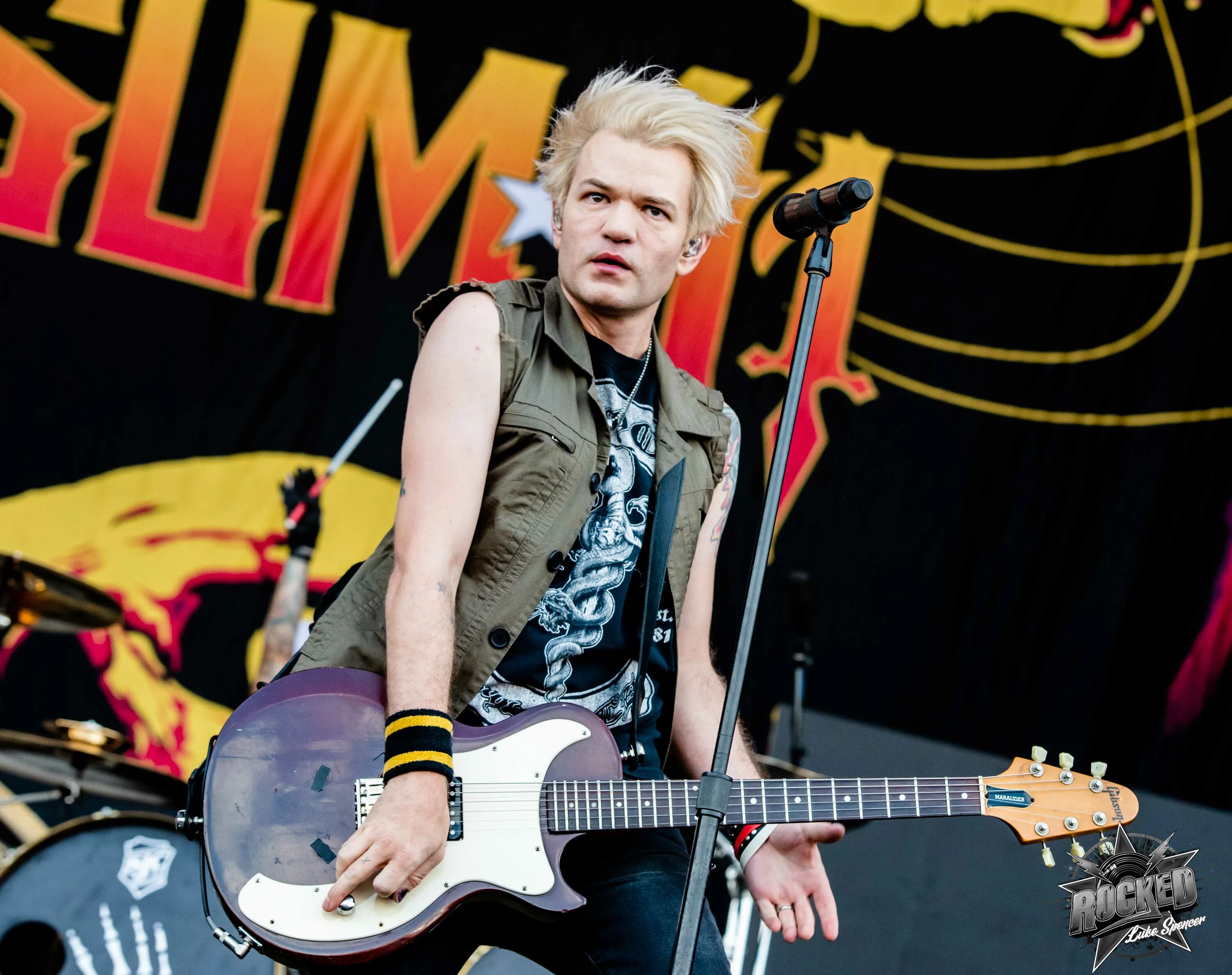 Sum 41 2025. Дерик уибли. дерик джейсон уибли. дерик уибли 2025. группа sum 41.