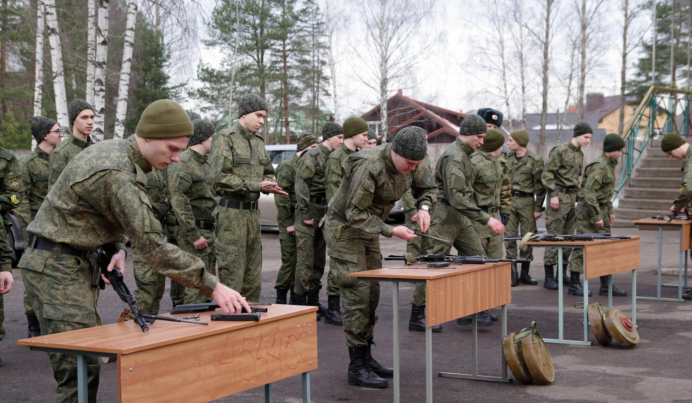 Боевые учебные центры. Военный учебный центр ГУЗ. ГУЗ Военная Кафедра. Построение студентов военных. Военная подготовка студентов.