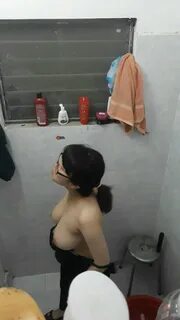 Slideshow ngintip mandi bugil.
