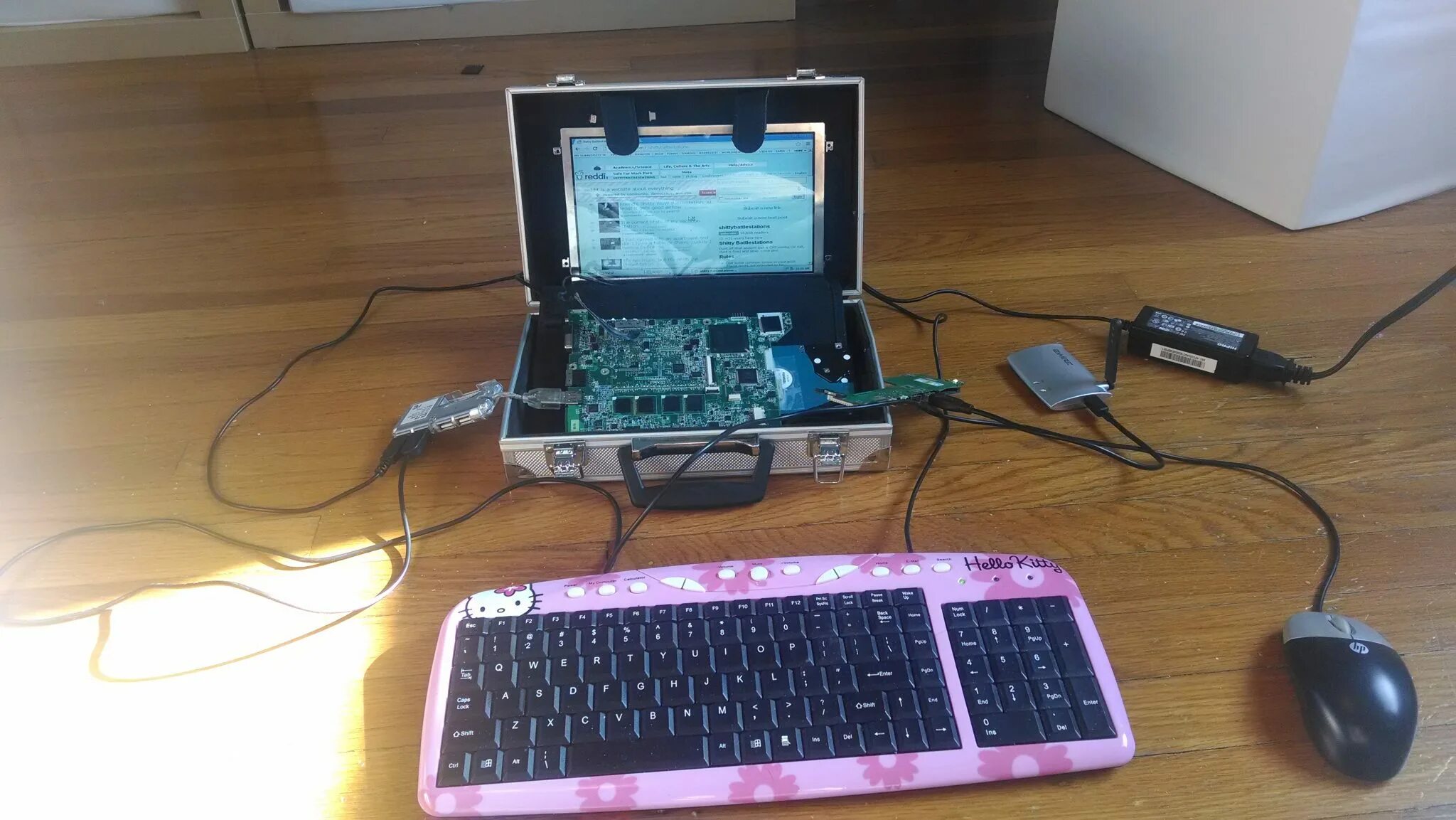 The worst bits. Worst pc. bad pc. worst setup. cursed pc setup.