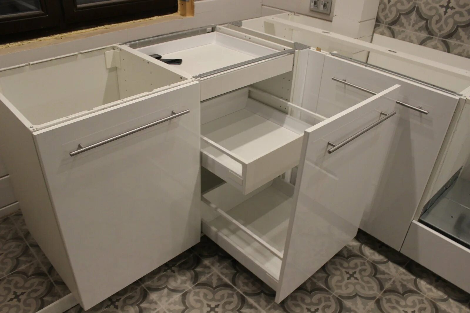 Икеа метод угловой напольный шкаф. Ikea шкафчик под раковину на кухню. Угловая кухонная тумба икеа метод. Угловой шкаф икеа метод.
