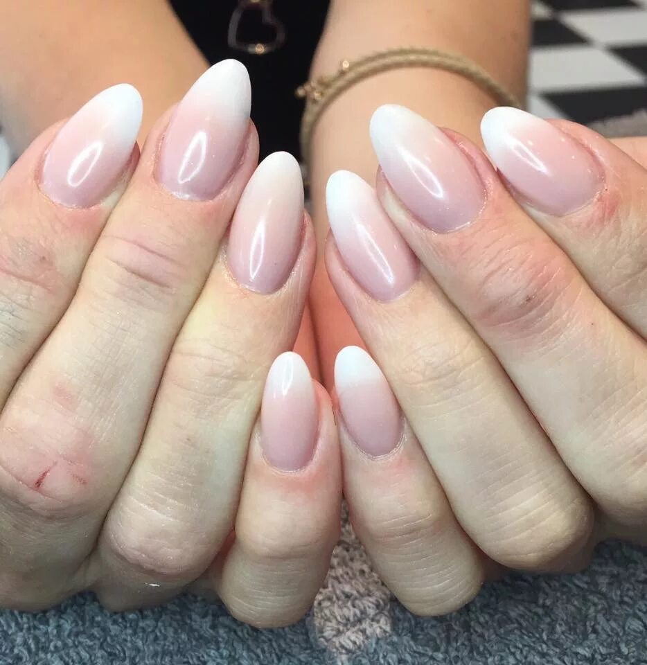 маникюр растяжка молочной базой. гель лак бэби бумер. маникюр бэби бумер. маникюр растяжка молочной базой. маникюр градиент нюдовый.