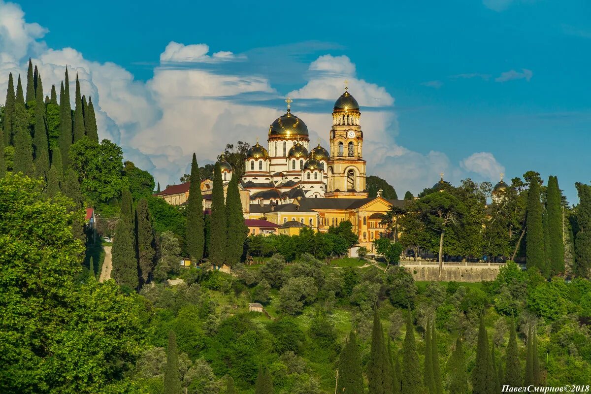 новоафонский монастырь абхазия новый афон. новоафонский монастырь новый афон. новый афон пицунда ,сухум. абхазия новый афон монастырь. гора афон в абхазии монастырь.