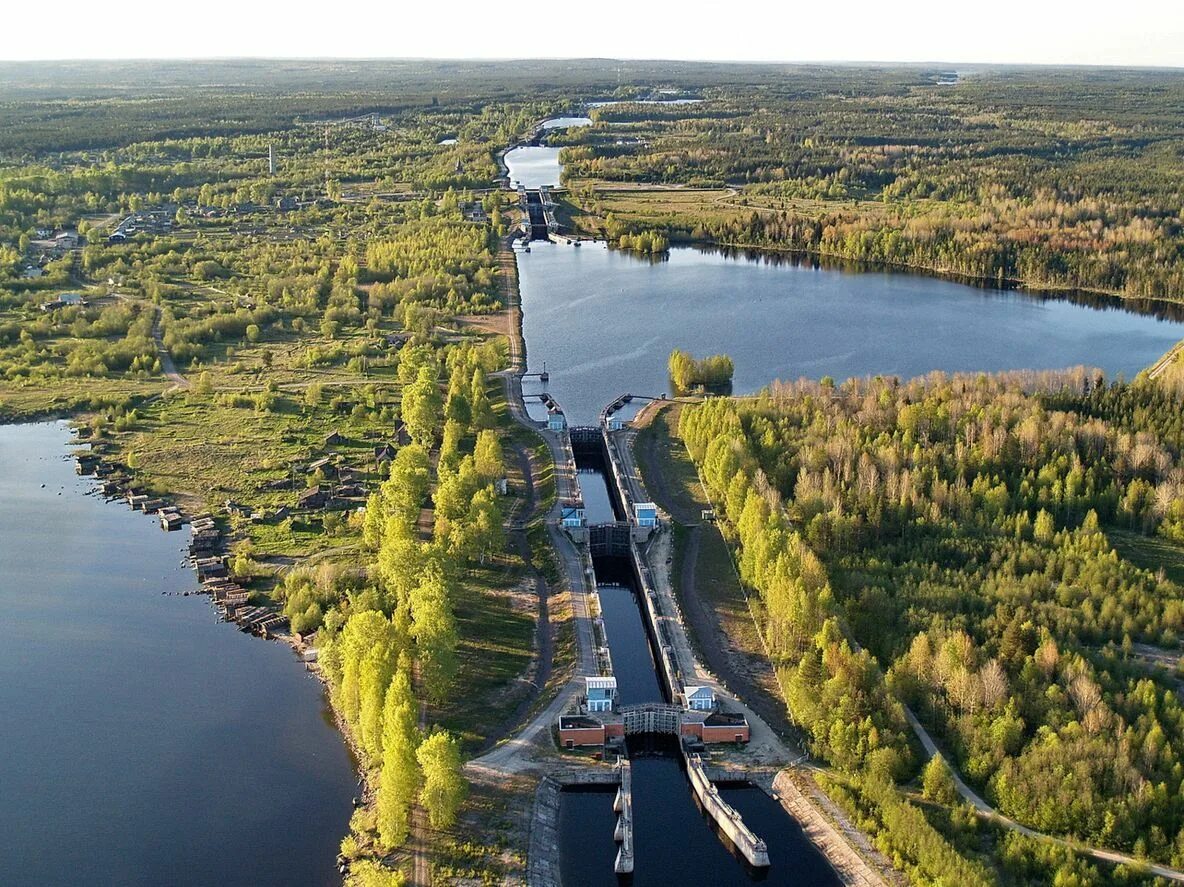 Беломорско балтийский канал сообщение 4 класс. Беломорско-Балтийский канал. Шлюз Беломорско-Балтийского канала. Повенец Беломорканал шлюз. Карелия шлюзы Беломорканала.