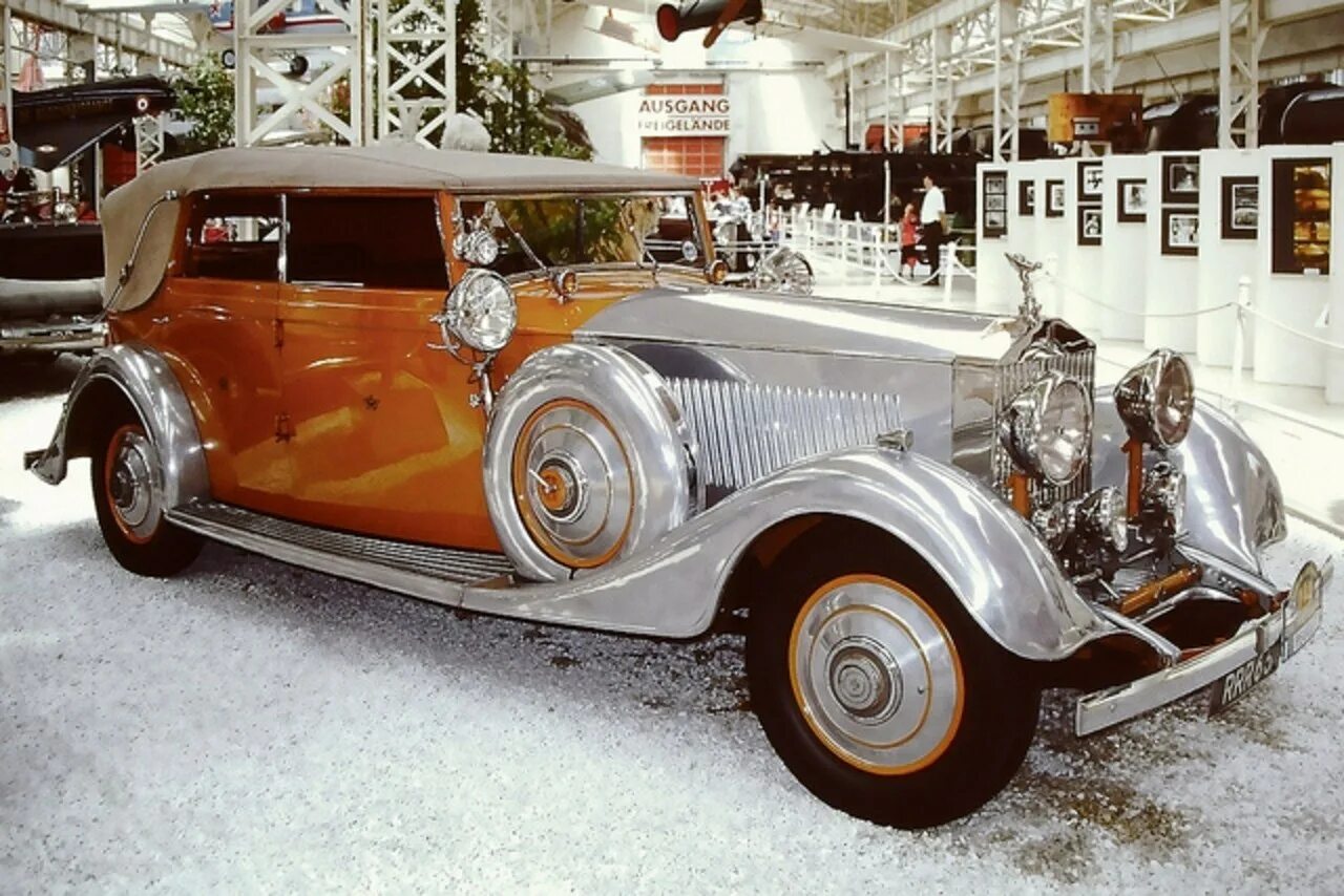 Rolls история. Rolls Royce Phantom 2. Rolls-Royce Phantom II 1934. Роллс Ройс 1935. Роллс Ройс 1904.