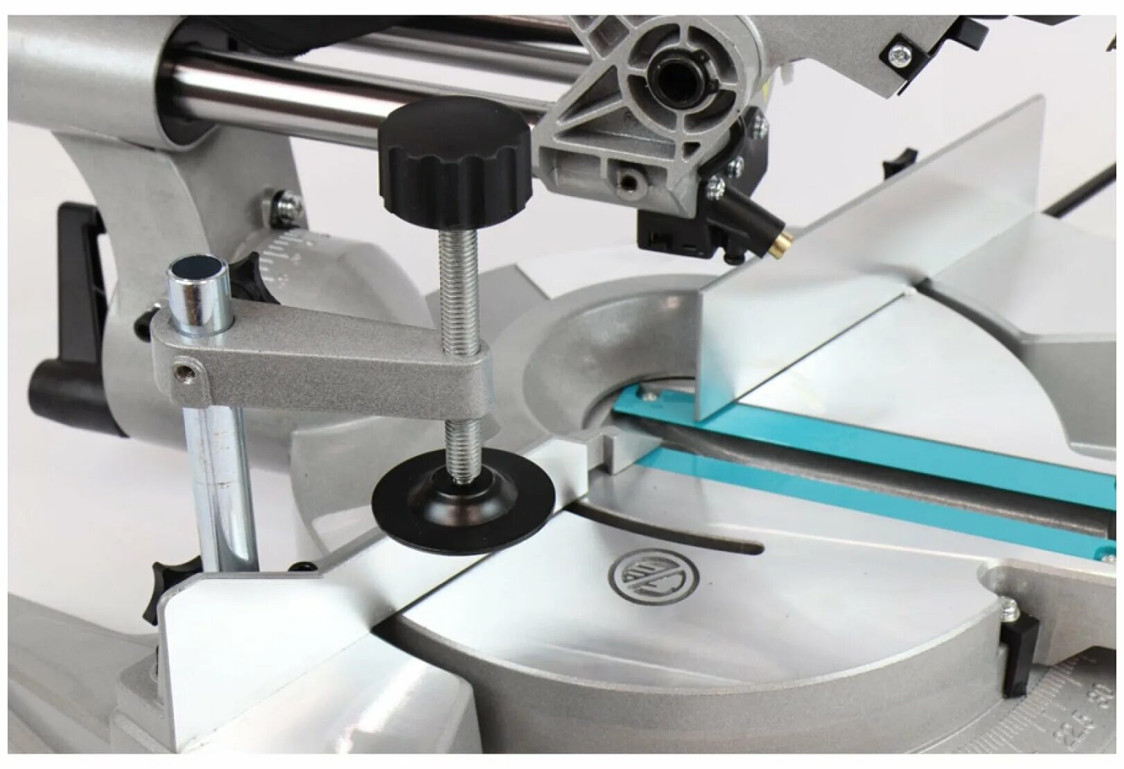 торцовочная пила mekkan mk61004. торцовочная пила mekkan mk61004. пила торцовочная с протяжкой mekkan mk61007. торцовочная пила mekkan mk61004. пила торцовочная 255 мм 2000 вт mekkan mk61004.