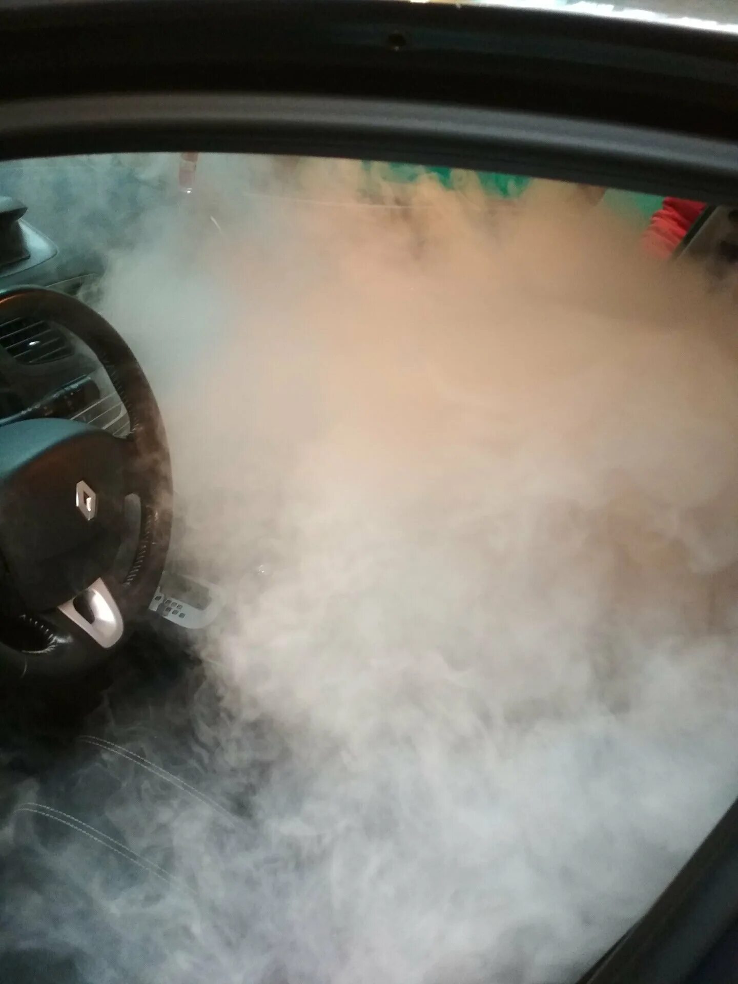 Сухой дым для авто. Сухой дым для авто. Сухой туман для авто. Дым в машину ароматизатор. Сухой дым для авто.
