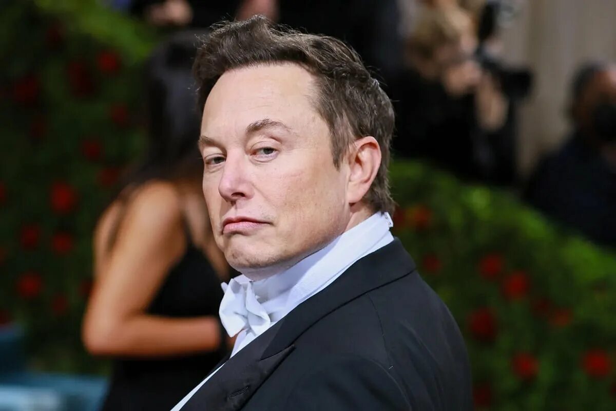 Илон маск кто он. Илон Маск. Маск Илон Маск. Elon Musk met Gala 2022. Илон Маск 2022.