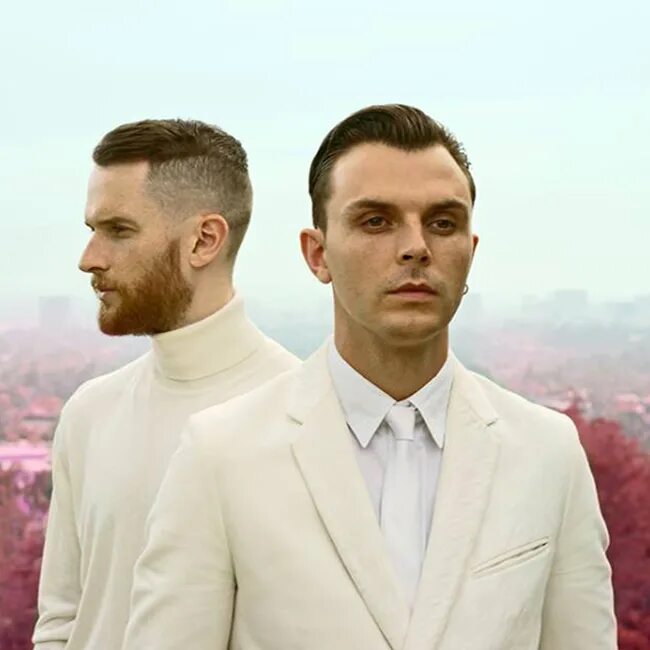 Hurts группа 2010. Hurts. Британская группа hurts. Hurts группа фото. Hurts i m looking.