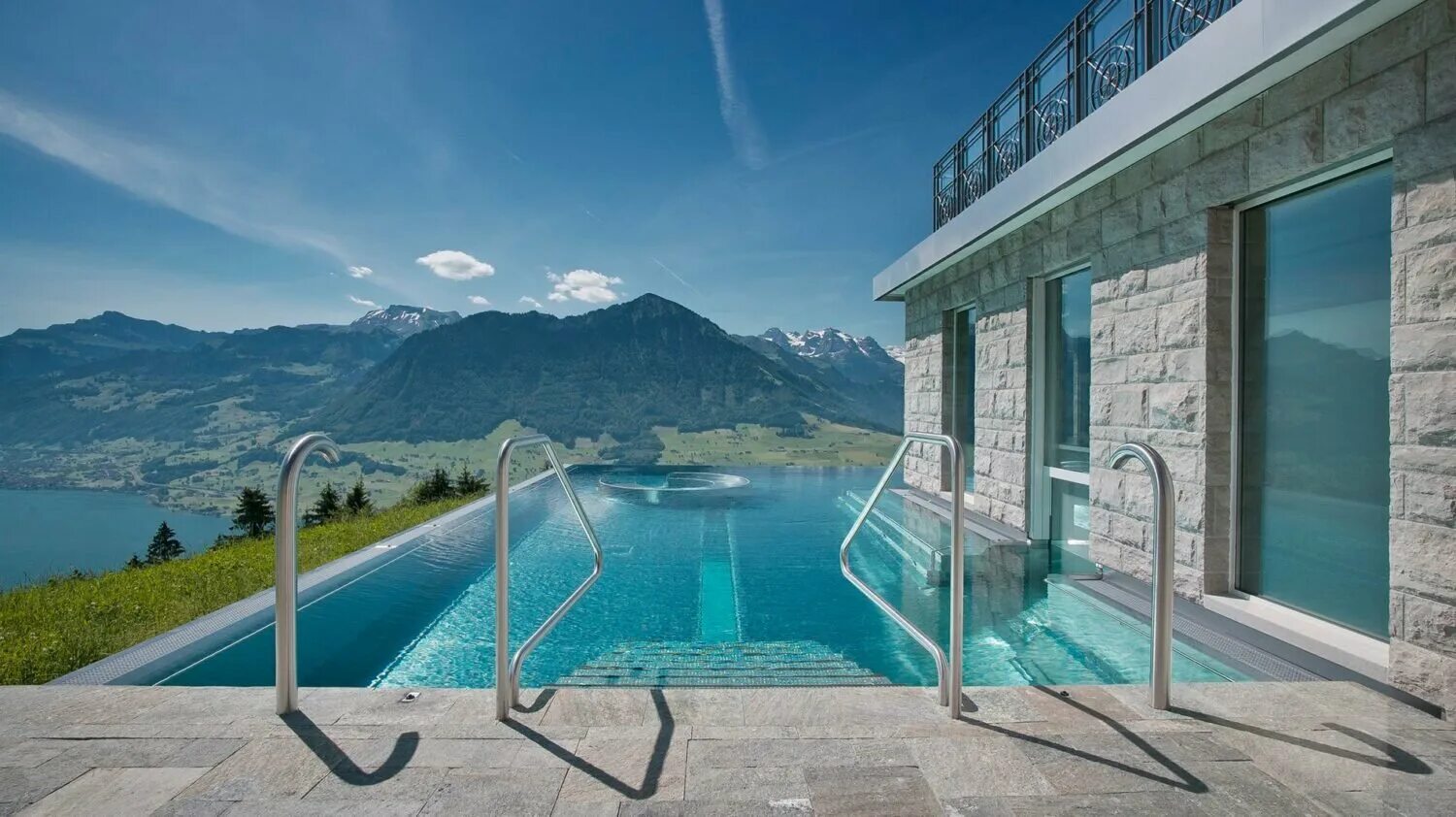 Grand hotel красная поляна. Отель alm в красной поляне. Подогреваемый бассейн в горах. Сочи термальные источники красная поляна. Подогреваемый бассейн в горах.