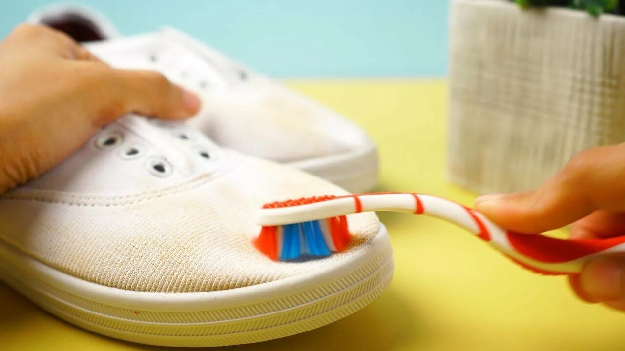 White Shoe Cleaner. Clean White Shoes. Cleaning White Shoes Laces. Shoe Cleaner for White Shoes.