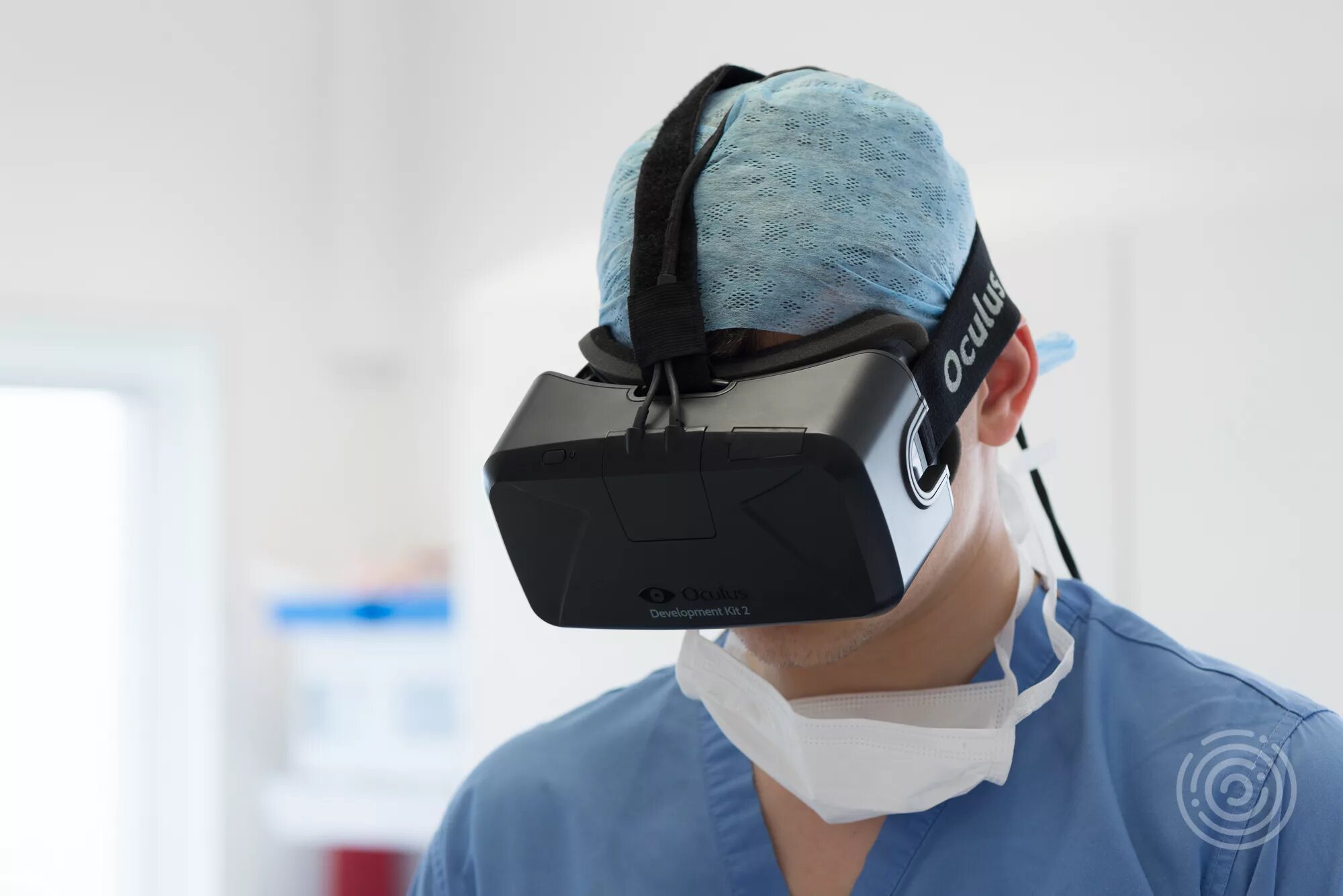 Очки виртуальной реальности в медицине. Шлем виртуальной реальности в медицине. Виртуальная реальность в стоматологии. VR В медицине.
