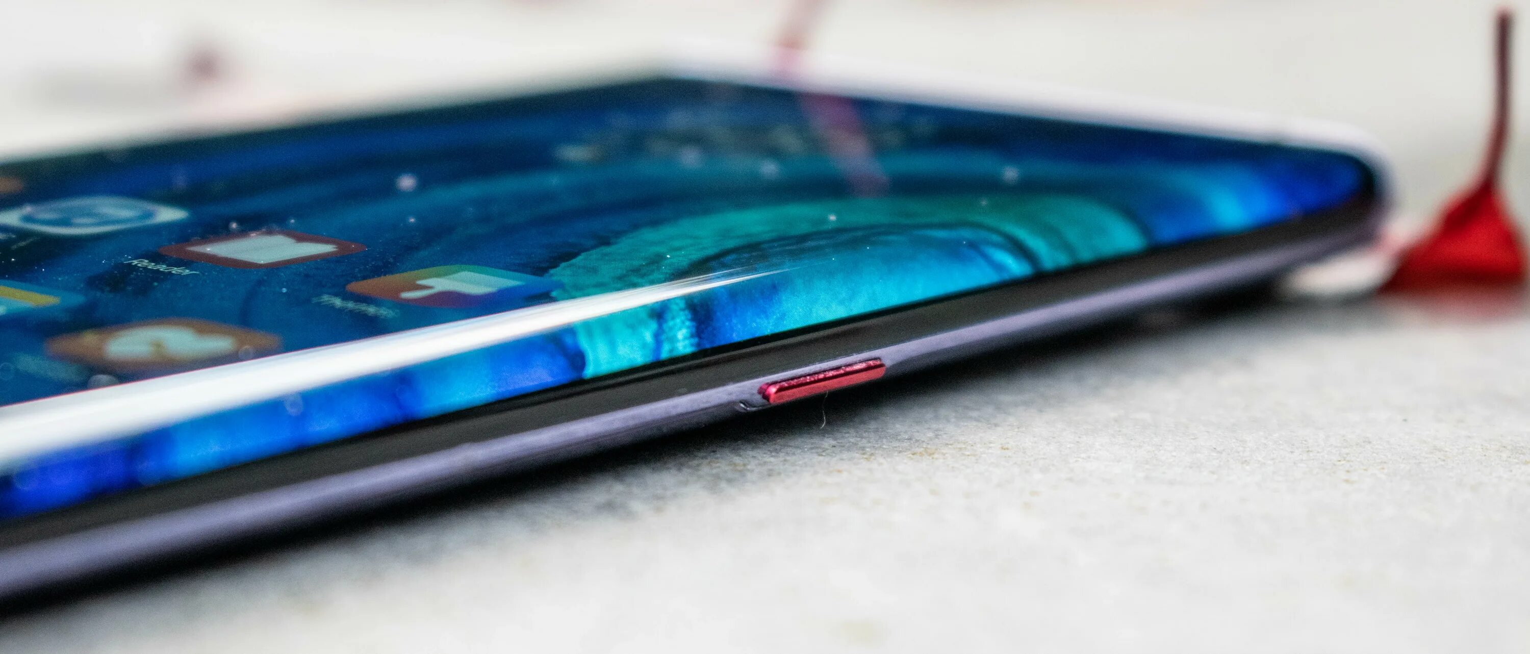 Новые телефоны без гугла. Huawei p30 Pro изогнутый экран. Хуавей мате p30. Huawei p40 Pro экран. Huawei Mate p30 Pro.