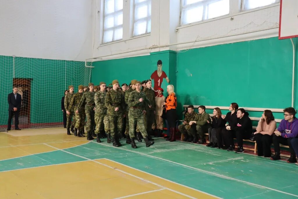 Военно-спортивный конкурс а ну-ка парни. Школьный военно-спортивный конкурс. Военные соревнования. А ну ка парни конкурсы. Сценарий а ну ка парни для старшеклассников