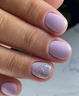 Жалаңаш, қолы есектегі қыздар