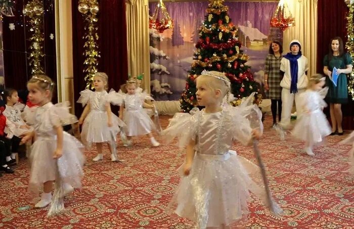 новогодние танцы в детском саду для мальчиков. танцы для детей на новый год в детском саду.