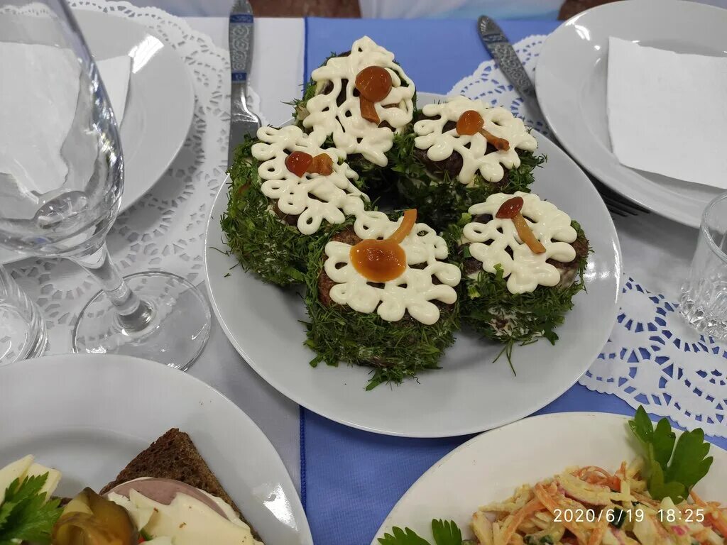 Кафе эдем рубцовск. Столовая союз рубцовск. Союз рубцовск. Артек лагерь лесной столовая. Столовая союз рубцовск.