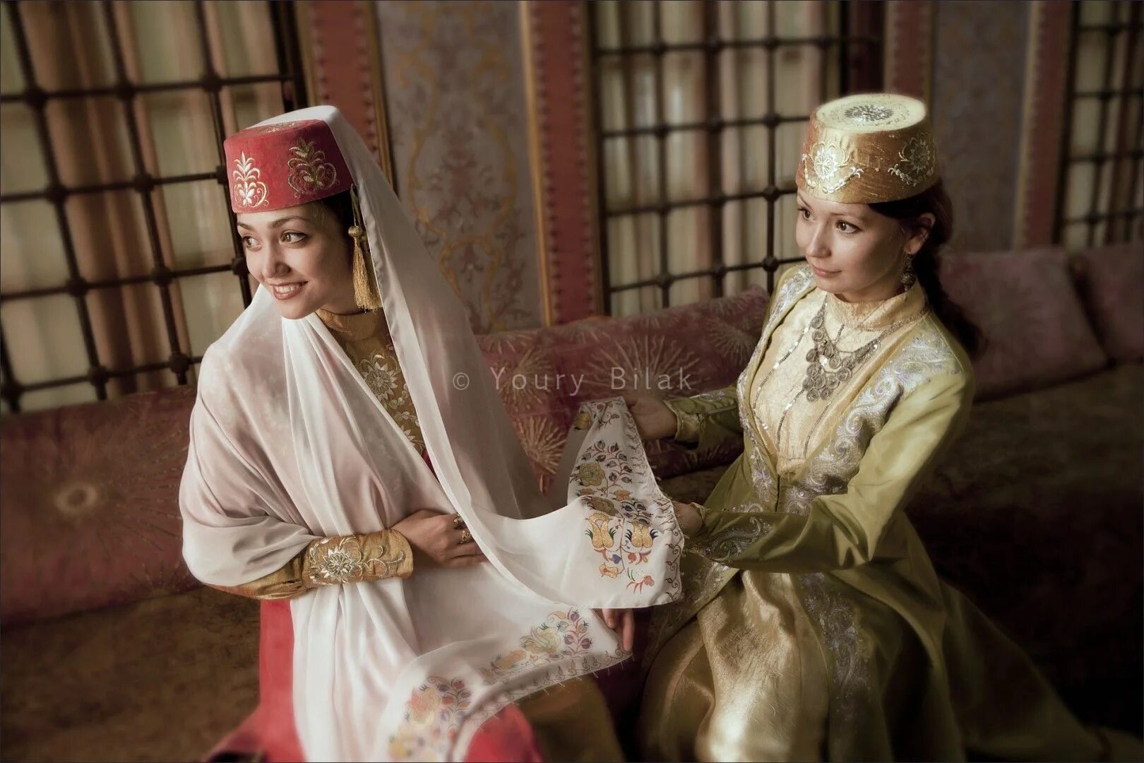 Великий султан. Султан акбар. Король и королева тайланда. Король тайланда коронация. С днём рождения падишах.