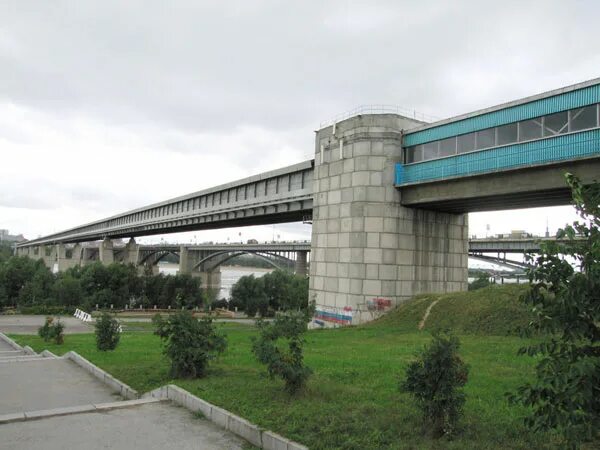 Самый длинный метромост в каком городе. Новосибирский метромост. метромост через обь в новосибирске. метро новосибирск метромост. метромост в новосибирске самый длинный.