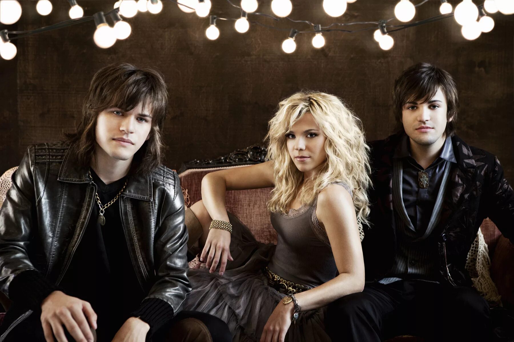 The band is good. Группа the Band. Тхе банд Пери. Kimberly Perry. Американская группа парень с девушкой.