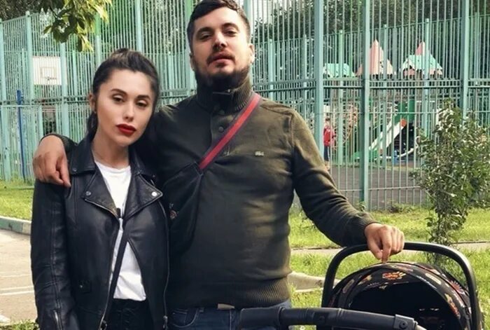 Сколько лет жене паши техника