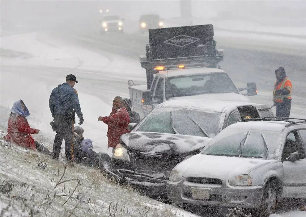 снежный апокалипсис в екатеринбурге. снегопад в сша. катастрофа снег. катастрофа снег. катастрофа снег.