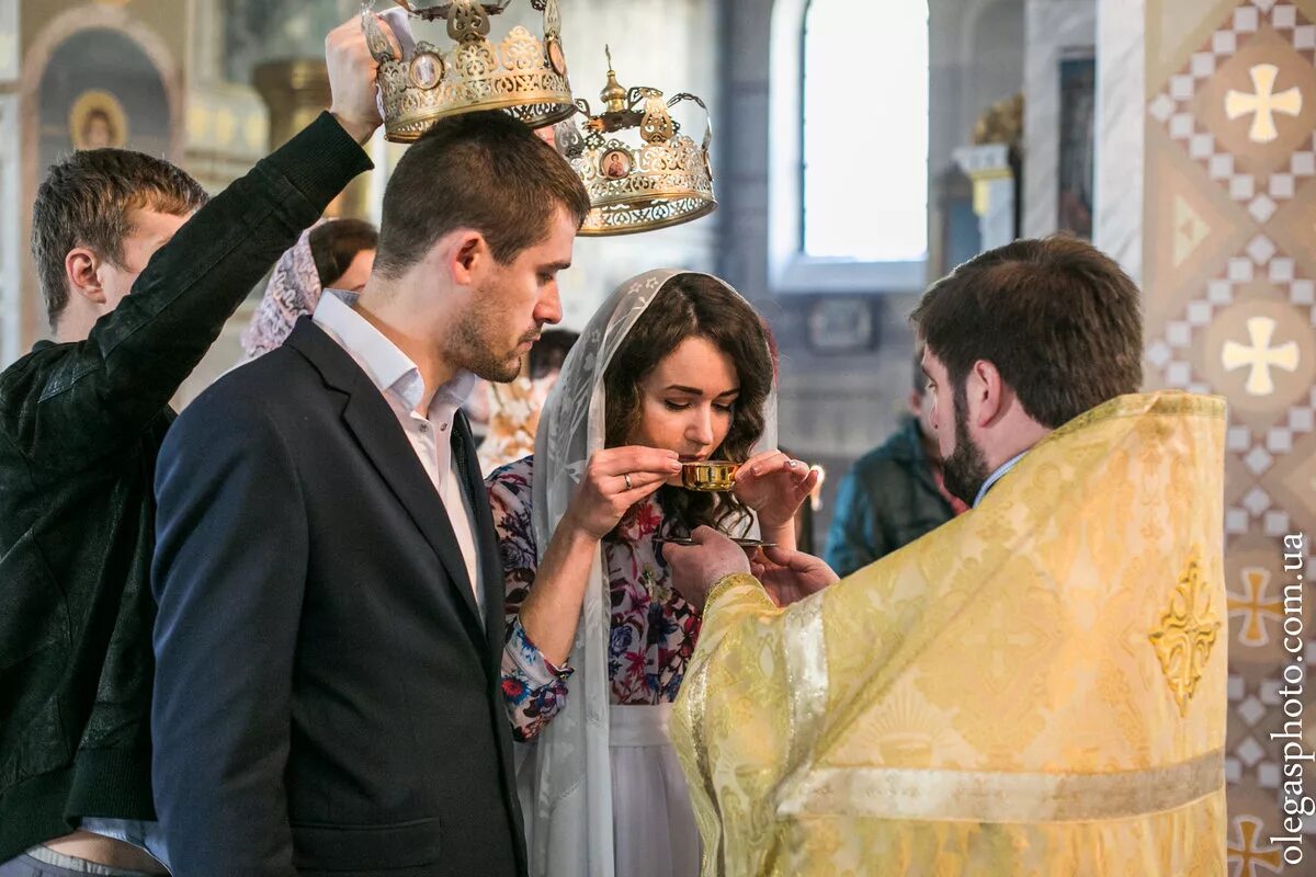 Венчание в церкви. Свадьба в храме. Свадебный обряд в церкви. Православное венчание. Православные женихи