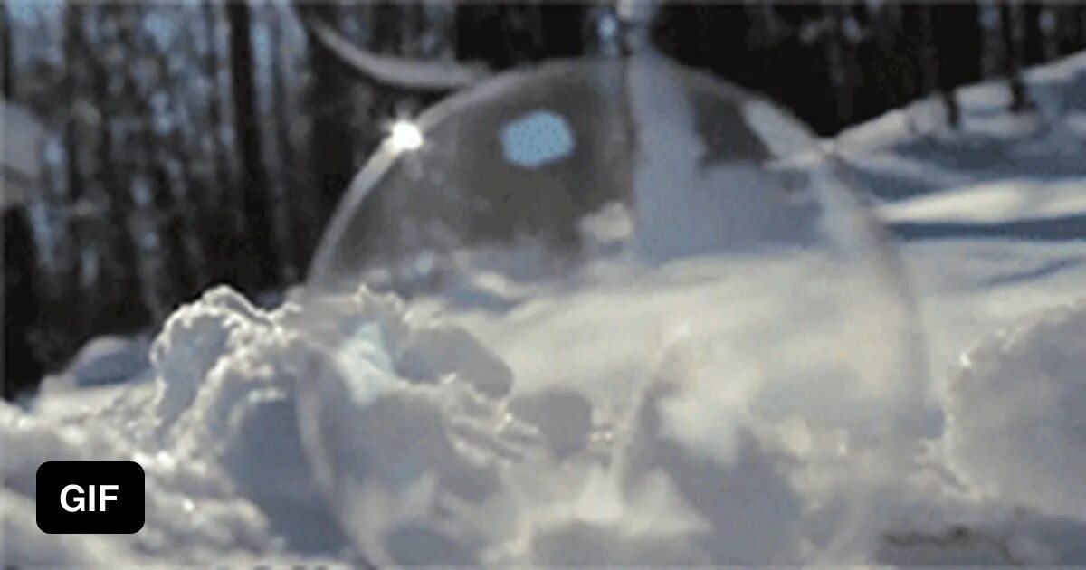 Мыльный пузырь на морозе гиф. Необычные гифки. Заморозка gif. Лед гифка. Скорость снежок