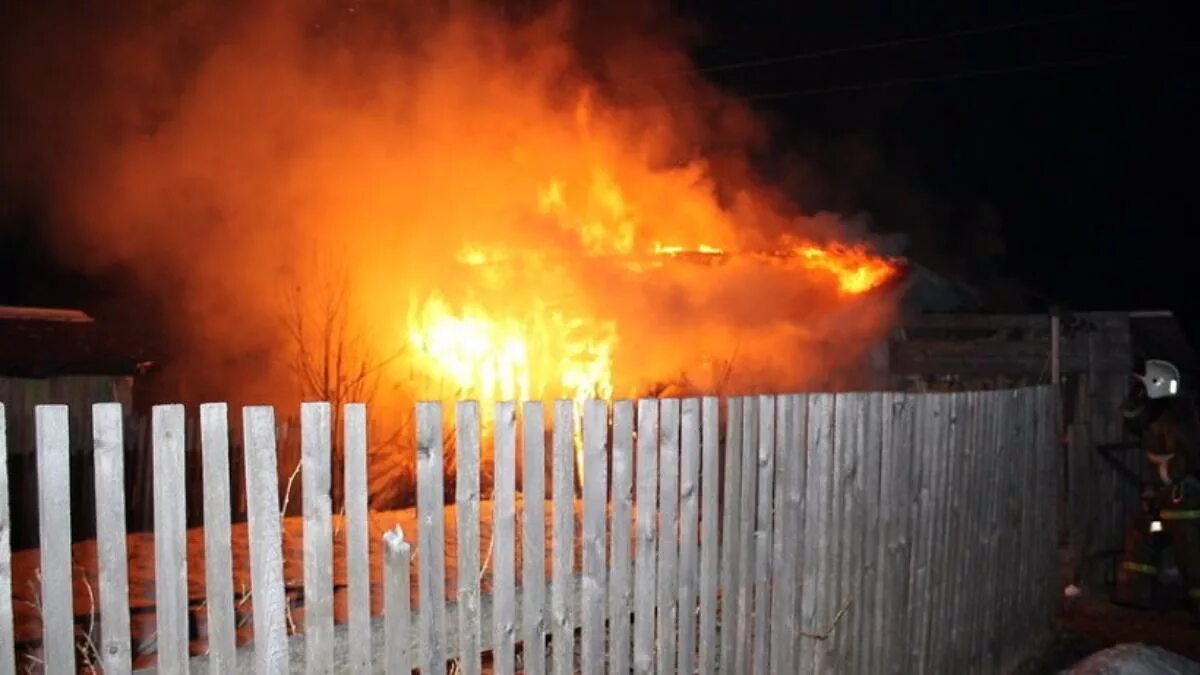 образец заявления на возмещение ущерба с управляющей компании. как прописать штраф в договоре аренды. договор пожарной безопасности. пожар в салехарде сейчас. пожар в уральском свердловской области.