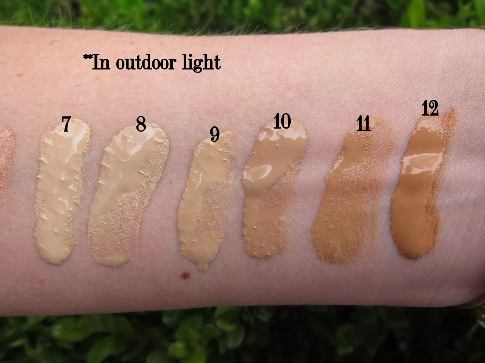 Свотчи тонального крема. Elian vibrant skin concealer свотчи. Eveline wonder match тональный крем оттенки. Eveline cosmetics тональный крем wonder match. Тональный крем коллаген enough 21 тон.