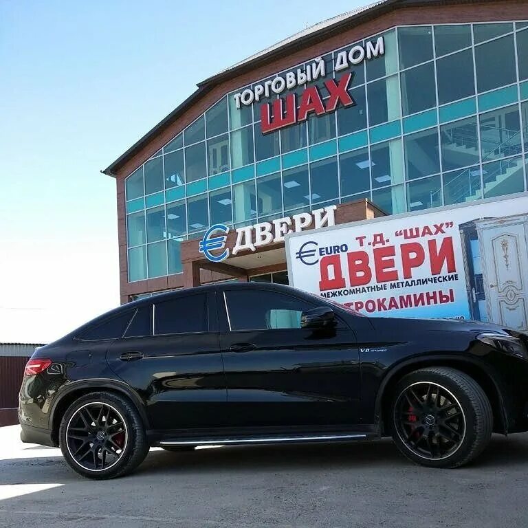 Киргу г хасавюрт. Банкетный зал шах хасавюрт. Межкомнатные двери рамас дербент. Дом дверей рамос в хасавюрте. Магазин дверей в хасавюрте.