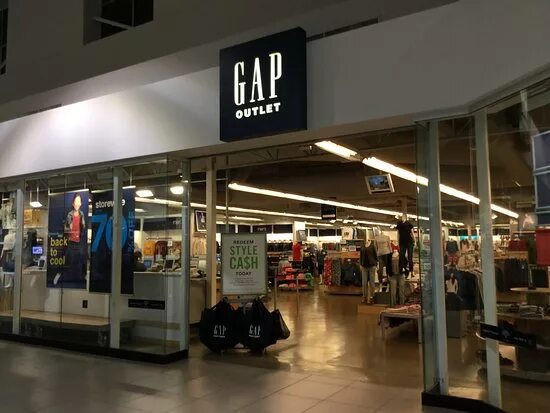 Магазин gap Дыбенко. Outlet gap Турция. Gap Outlet Москва. Gap Outlet Калининград.