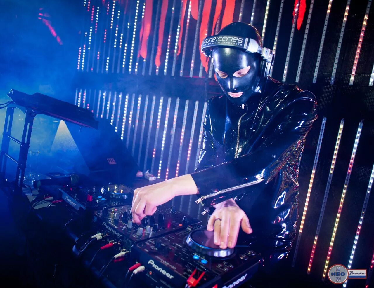 Sinsedge dark clubbing. Lucky choice диджей. Диджей-сетов сергея лещенко. Dj set club. Dj set club.