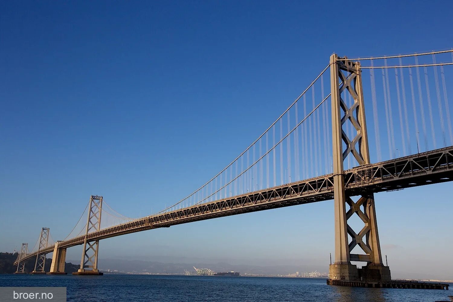 Знаменитый мост в америке. Brige. Мост золотые ворота в сан-франциско. Мост окленд бэй бридж. Старый мост вид сбоку.