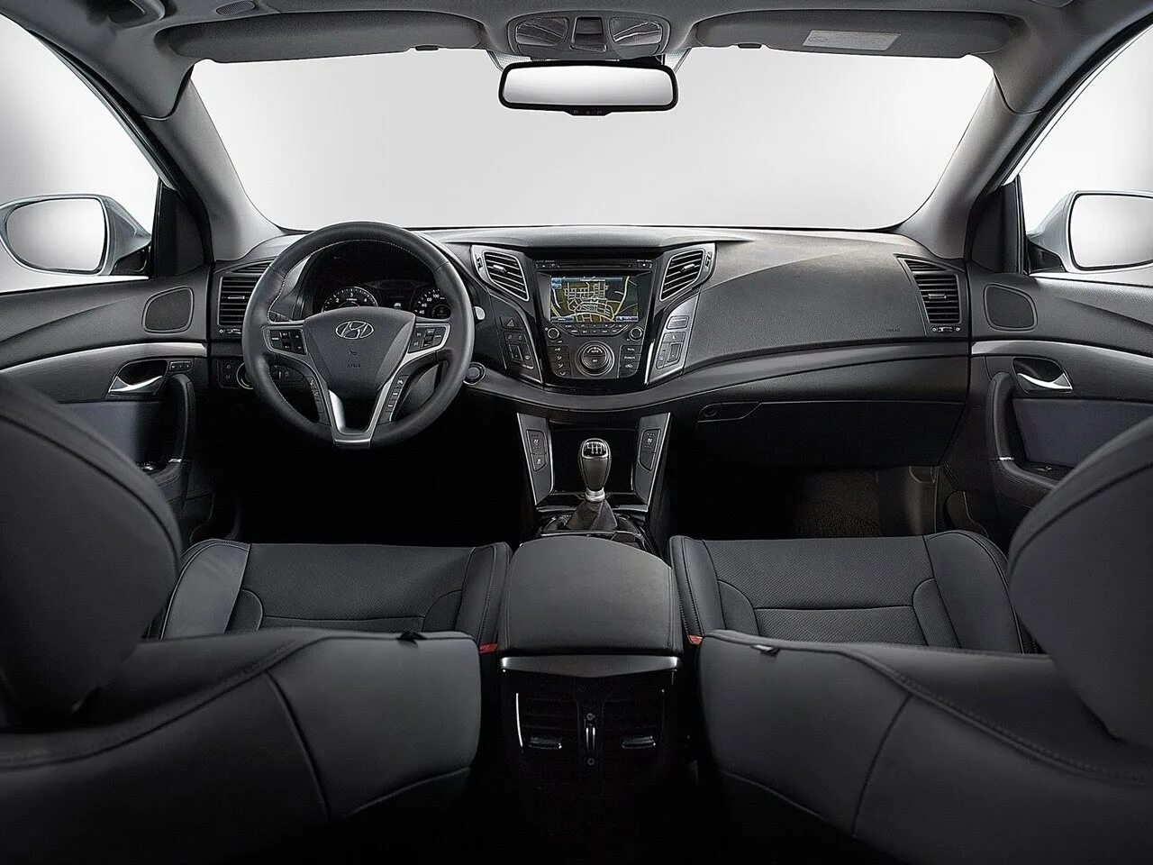 Хендай изнутри. Хендай i40 универсал салон. hyundai i40 wagon салон. hyundai i40 седан салон. hyundai i40 2012 салон.