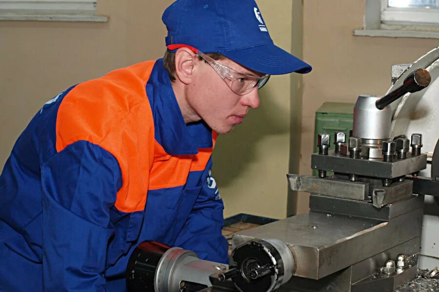 наладчик кипиа. термист лаборант. слесарь испытатель. слесарь испытатель. профессиональный труд.