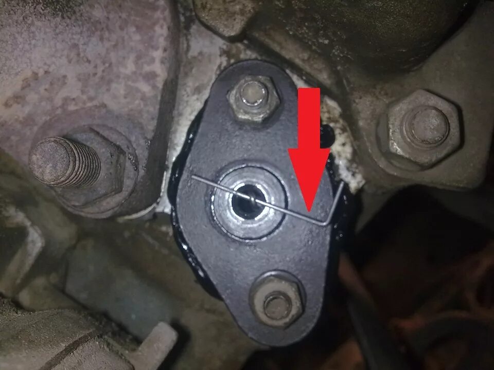 Замена натяжитель нива 21214. Как поменять натяжитель на ниве. Как поменять натяжитель на ниве. Натяжитель ваз 21214. Штуцер трубки гидронатяжителя нива шевроле.