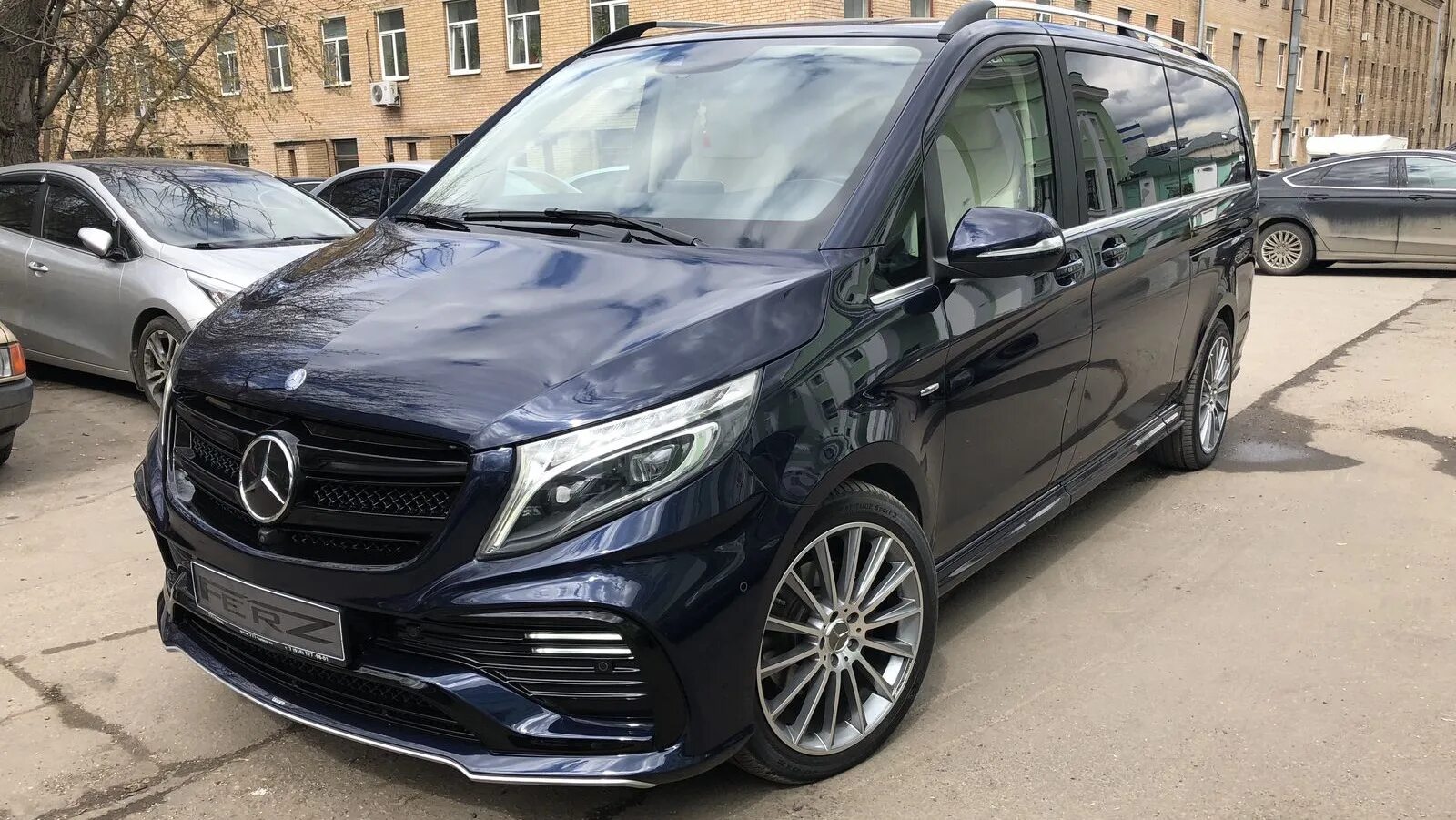 Купить мерседес 447. Mercedes-Benz v-class w447. Мерседес Вито w447. Мерседес Вито v250d. Mercedes Benz v class w447 диски AMG.