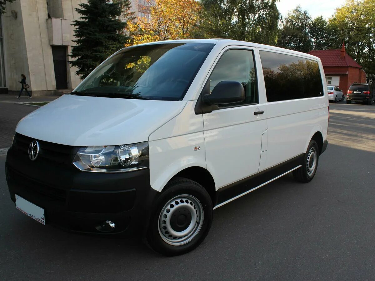 фольксваген каравелла красно белая.