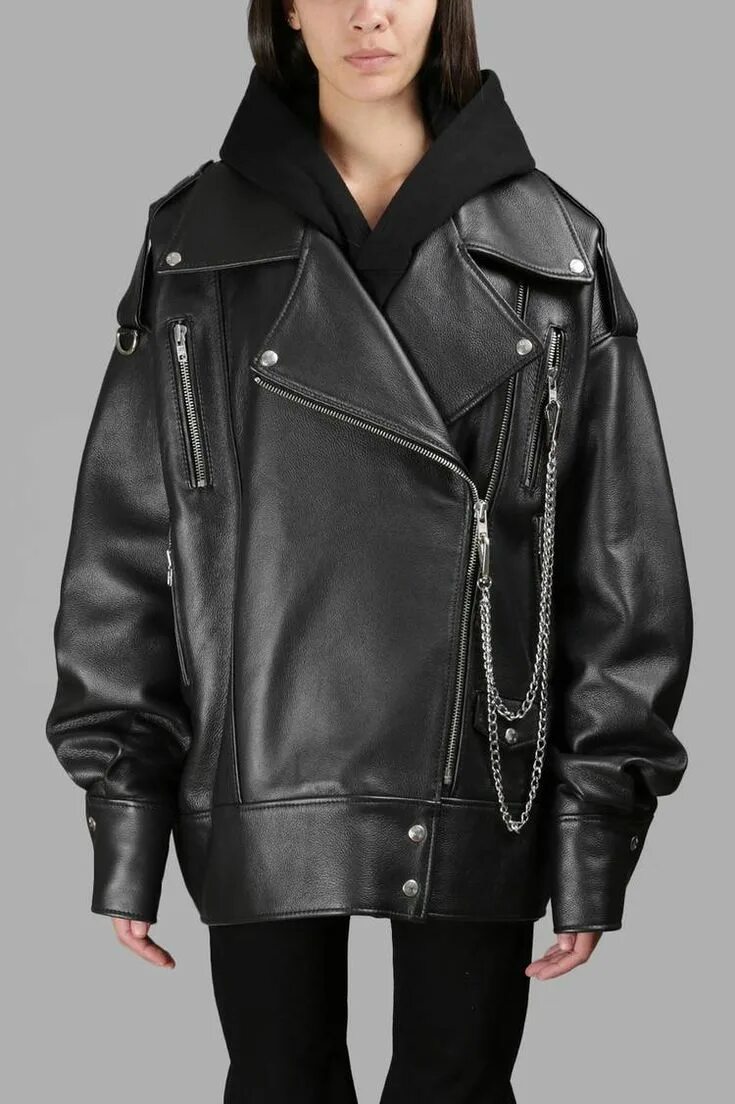 Purveyor of beautifully designed and thoughtfully curated fashion and objects. F