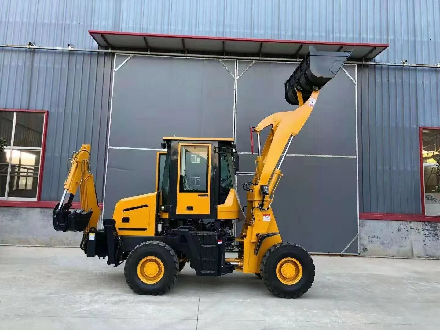 Китайский экскаватор погрузчик отзывы. Mini Loader Backhoe. Китайский экскаватор погрузчик. Мини погрузчик экскаватор Китай. Фронтальный экскаватор китайский.