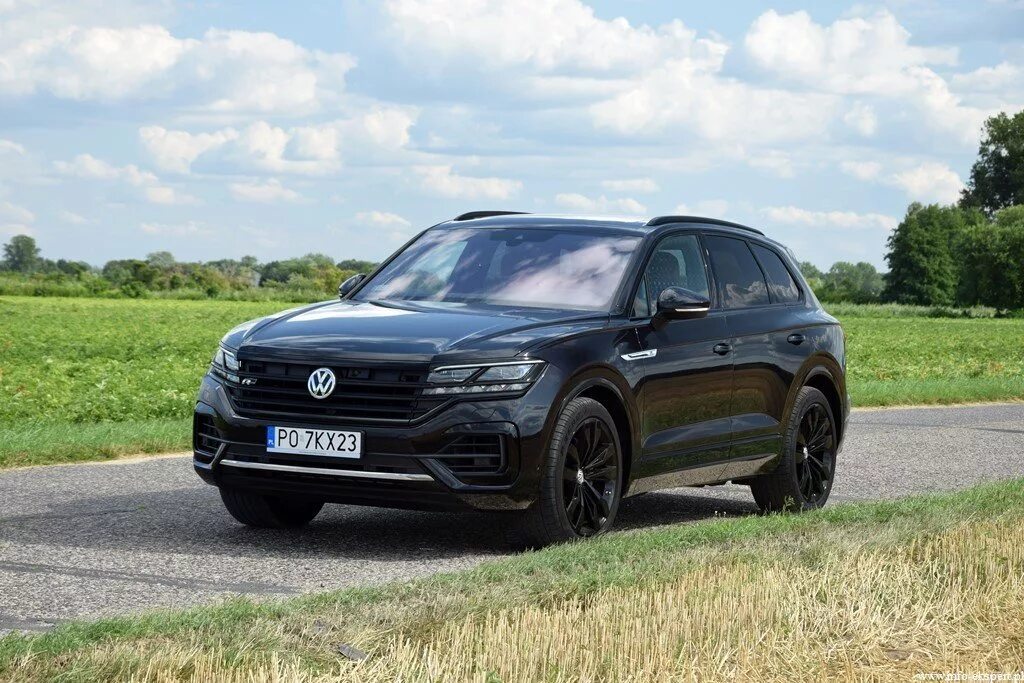 Фольксваген туарег 3.0 купить. Фольксваген Туарег 3. Volkswagen Touareg 2020 r line Black. Volkswagen Touareg 2021 r line. Volkswagen Touareg 2020 Black.